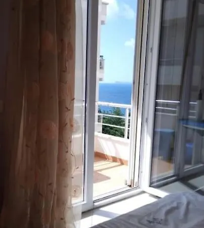 Ami * Vlorë